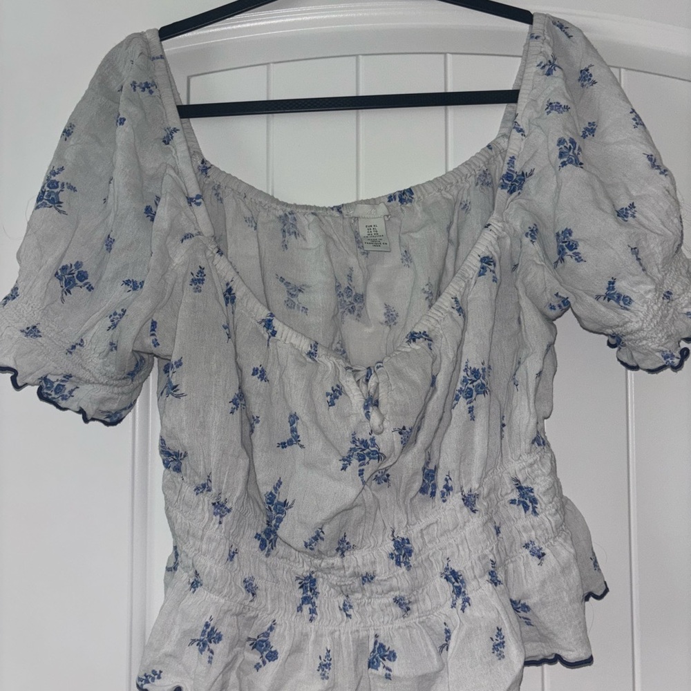 H&M White Blue Ruffled Tie Front Blouse